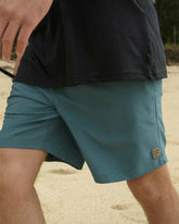 Surftrek Elastic Submersible 17" Hybrid Shorts - Marine | Billabong Men