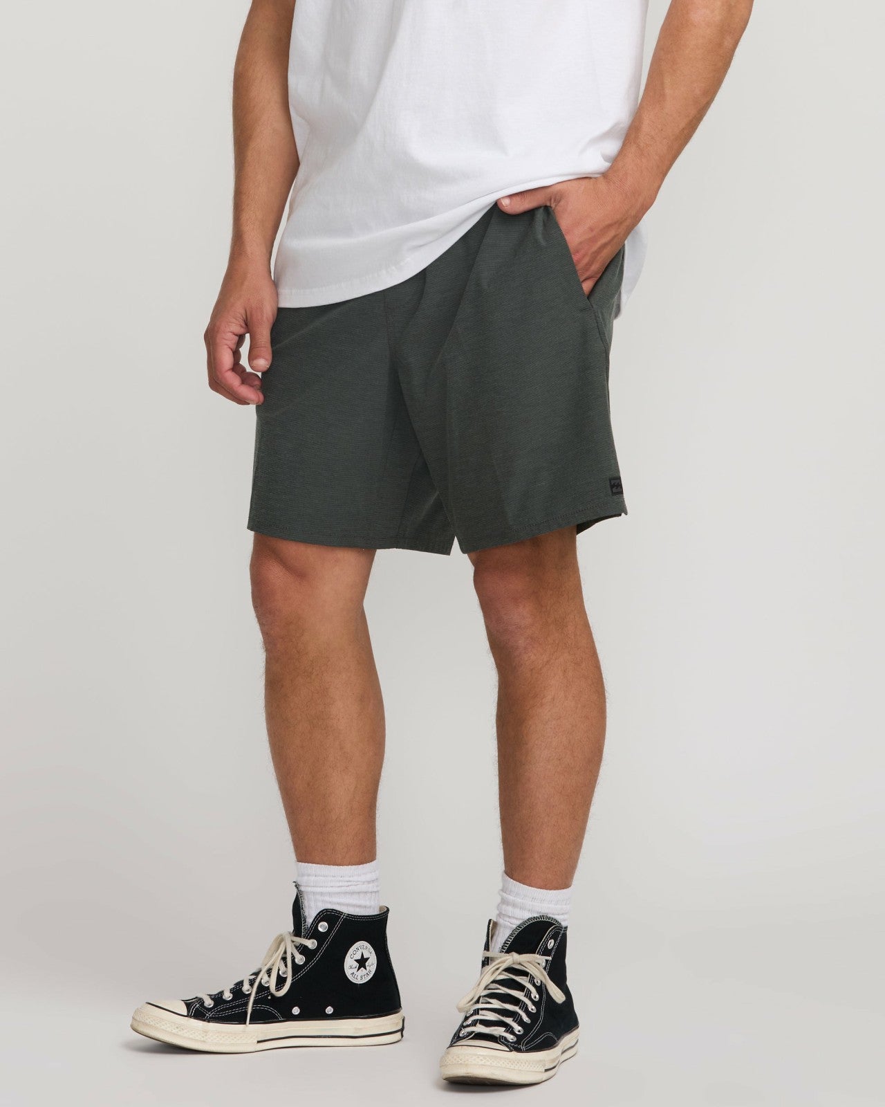 Crossfire Elastic Submersible 18" Hybrid Shorts - Asphalt | Billabong Men