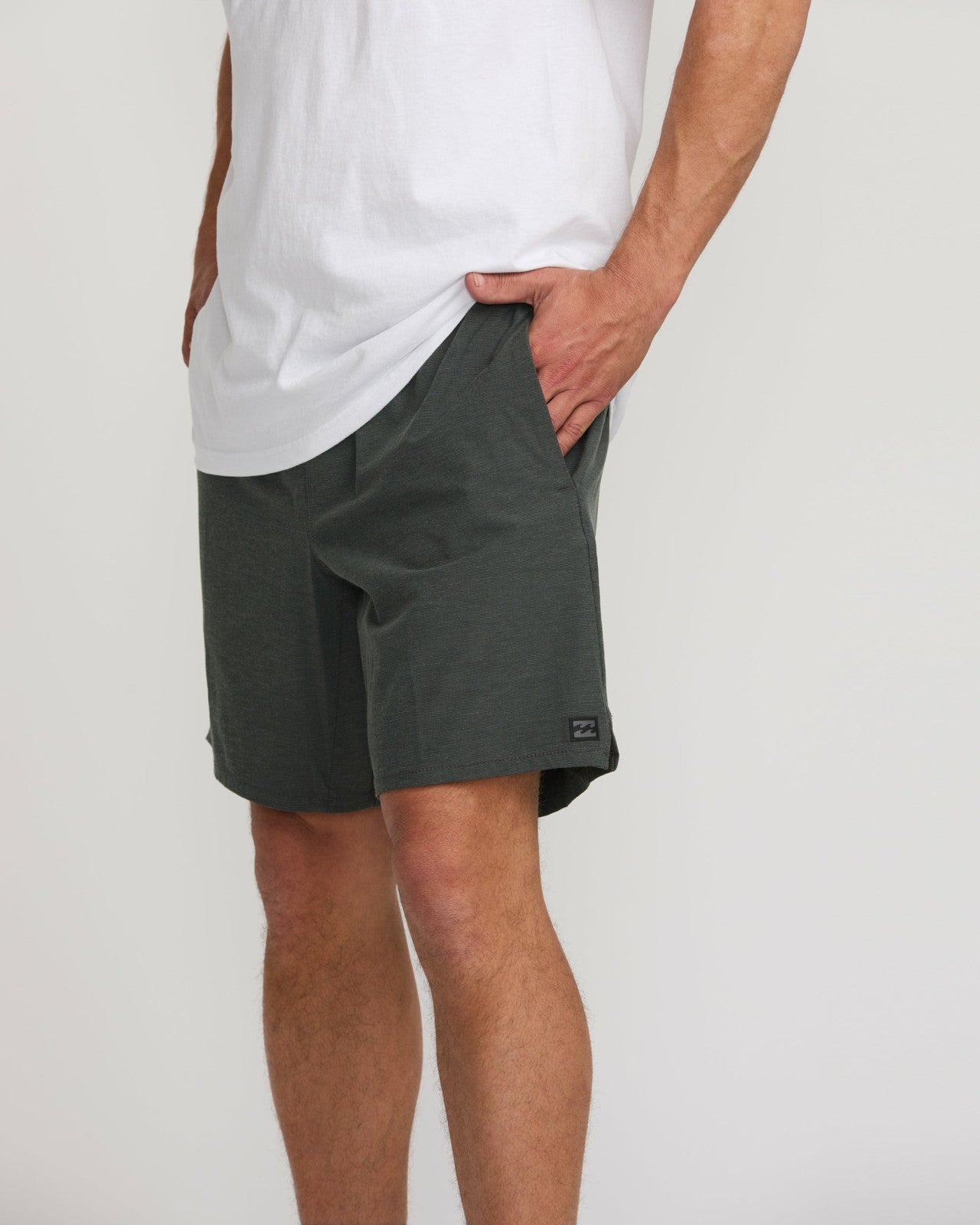 Crossfire Elastic Submersible 18" Hybrid Shorts - Asphalt | Billabong Men