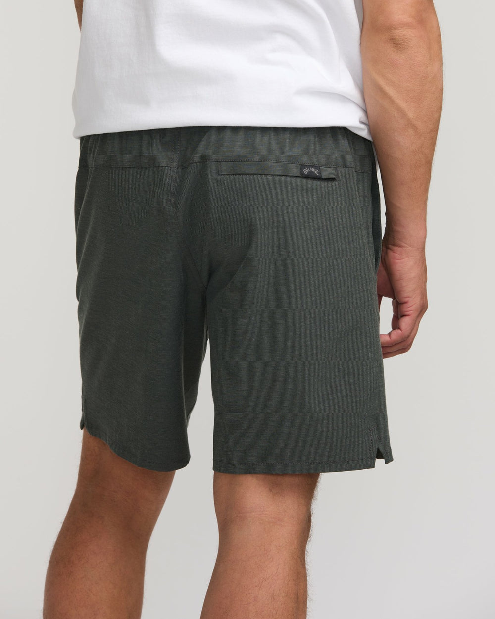 Crossfire Elastic Submersible 18" Hybrid Shorts - Asphalt | Billabong Men