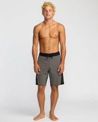 Straddie Pro Performance 20" Boardshorts - Pewter | Billabong Men