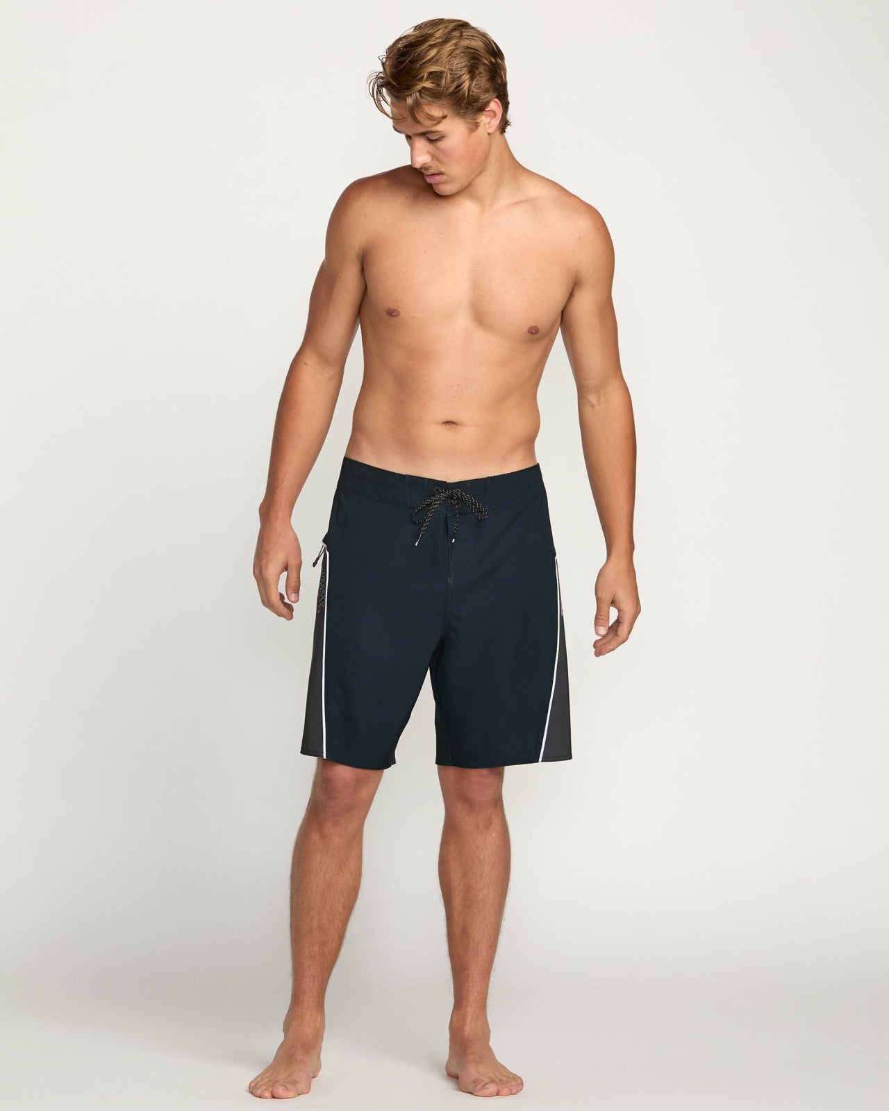 Straddie Pro Performance 20" Boardshorts - Stealth | Billabong Men