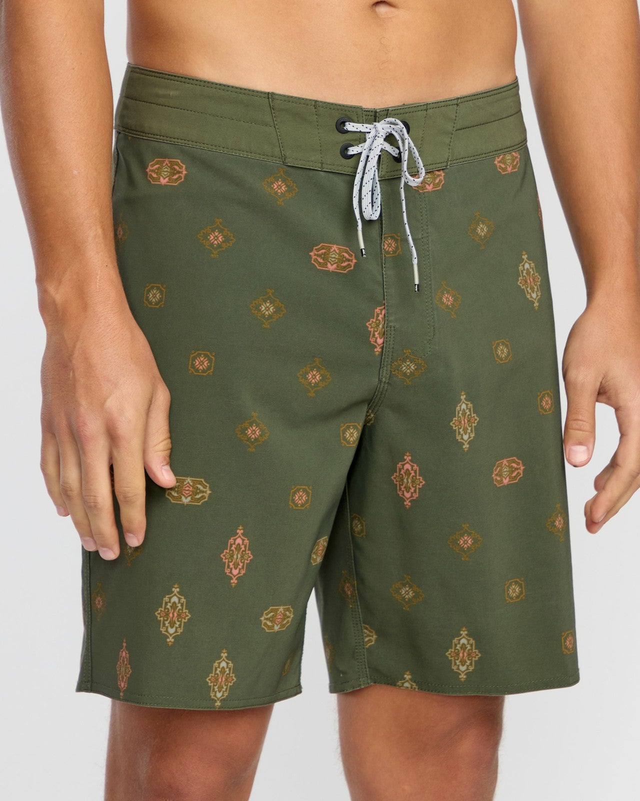 Sundays Pro Performance 19" Boardshorts - Military | Billabong Men