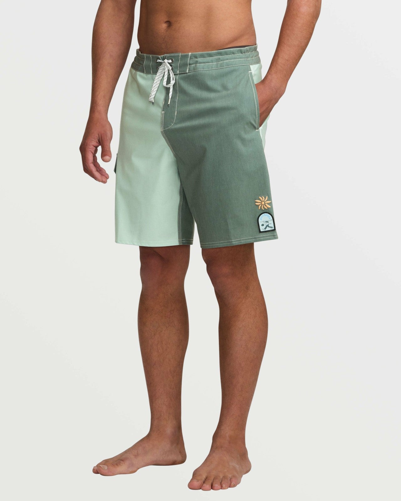 Sunshine Lo Tide 19" Boardshorts - Green Tea | Billabong Men