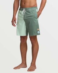 Sunshine Lo Tide 19" Boardshorts - Green Tea | Billabong Men