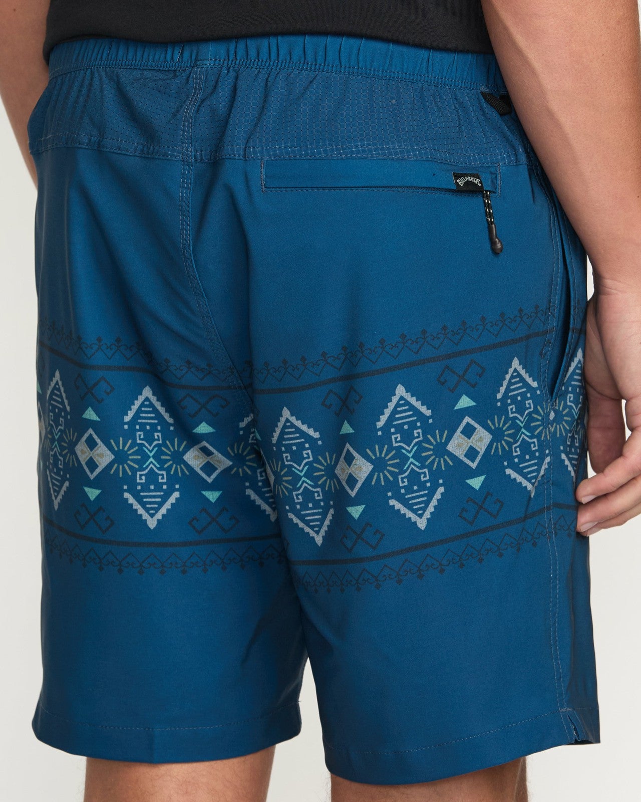Surftrek Elastic Submersible 17" Hybrid Shorts - Deep Blue | Billabong Men