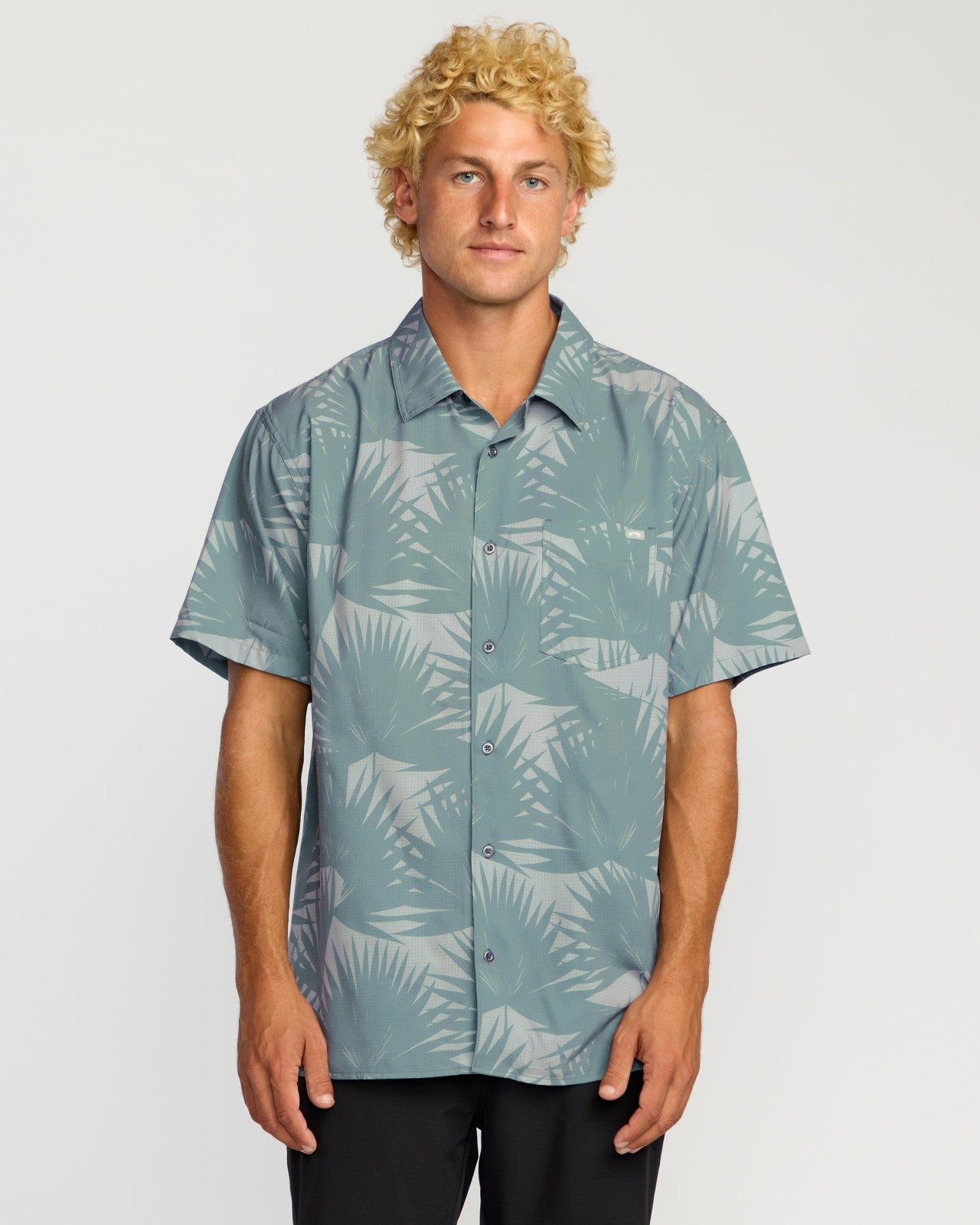 Surftrek Perf Short Sleeve Shirt - Sea Blue | Billabong Men