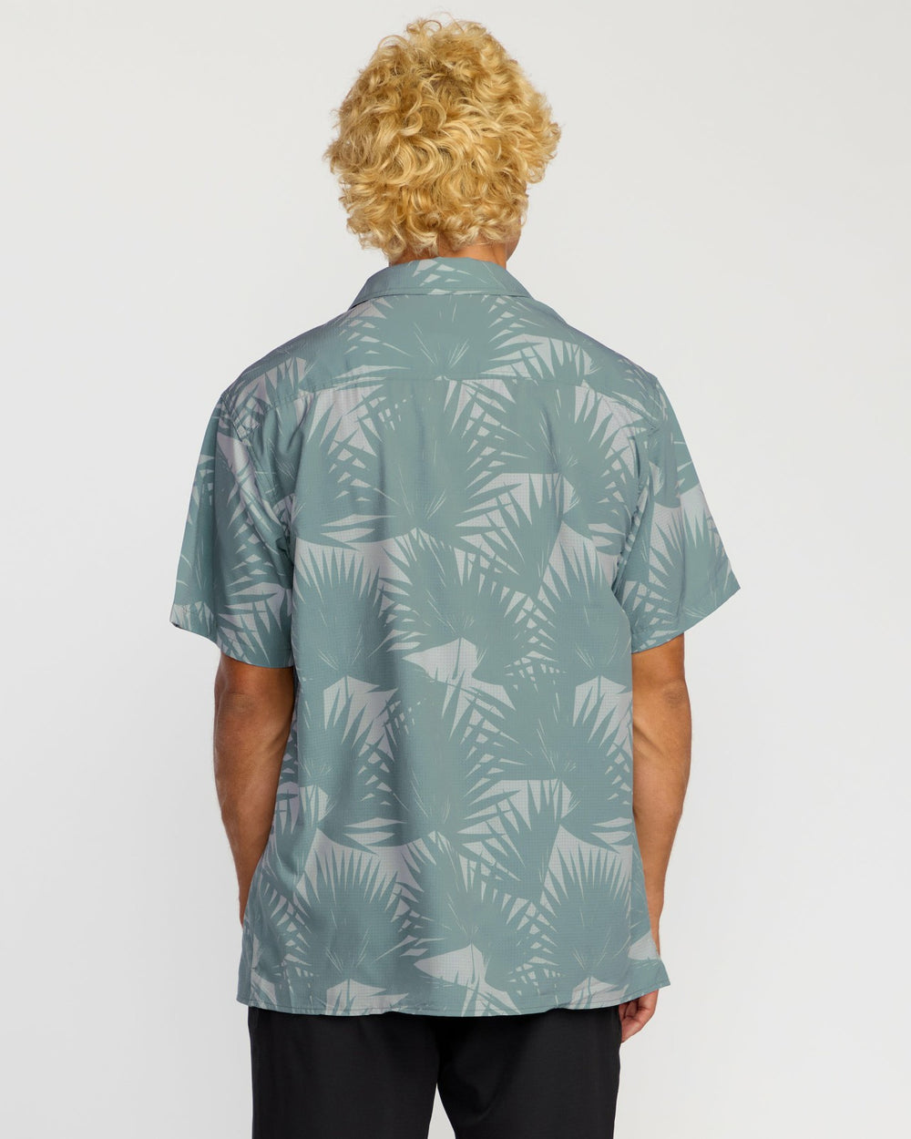 Surftrek Perf Short Sleeve Shirt - Sea Blue | Billabong Men