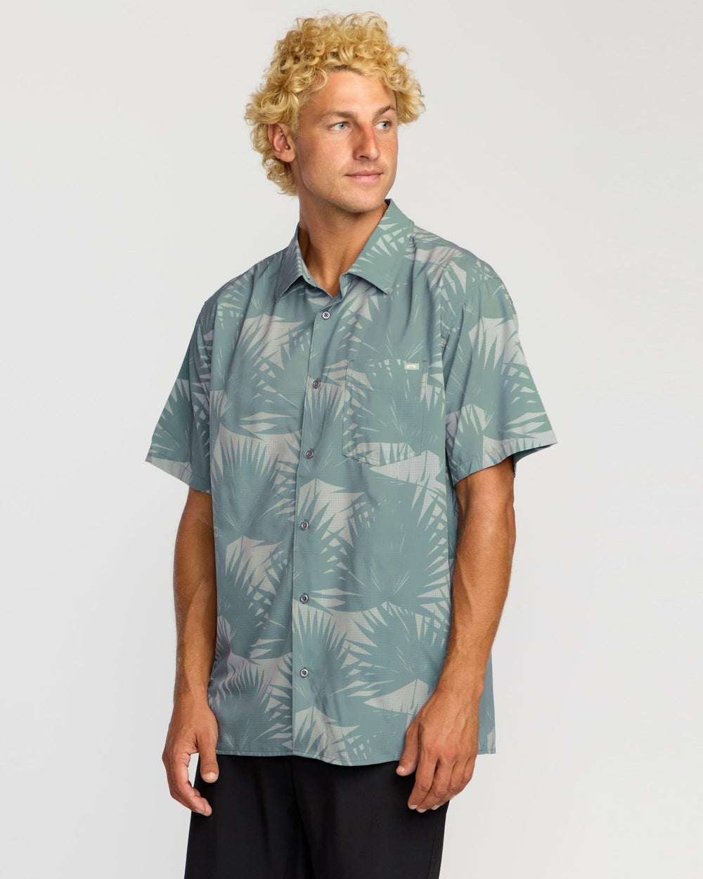 Surftrek Perf Short Sleeve Shirt - Sea Blue | Billabong Men