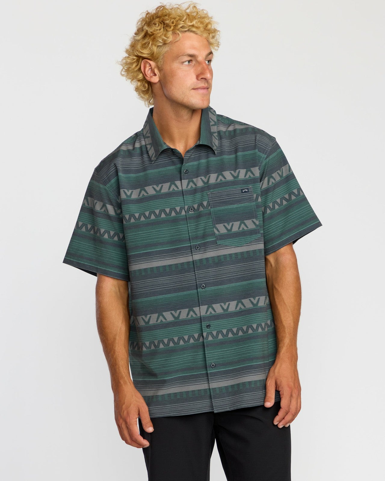 Surftrek Transit Short Sleeve Shirt - Navy | Billabong Men